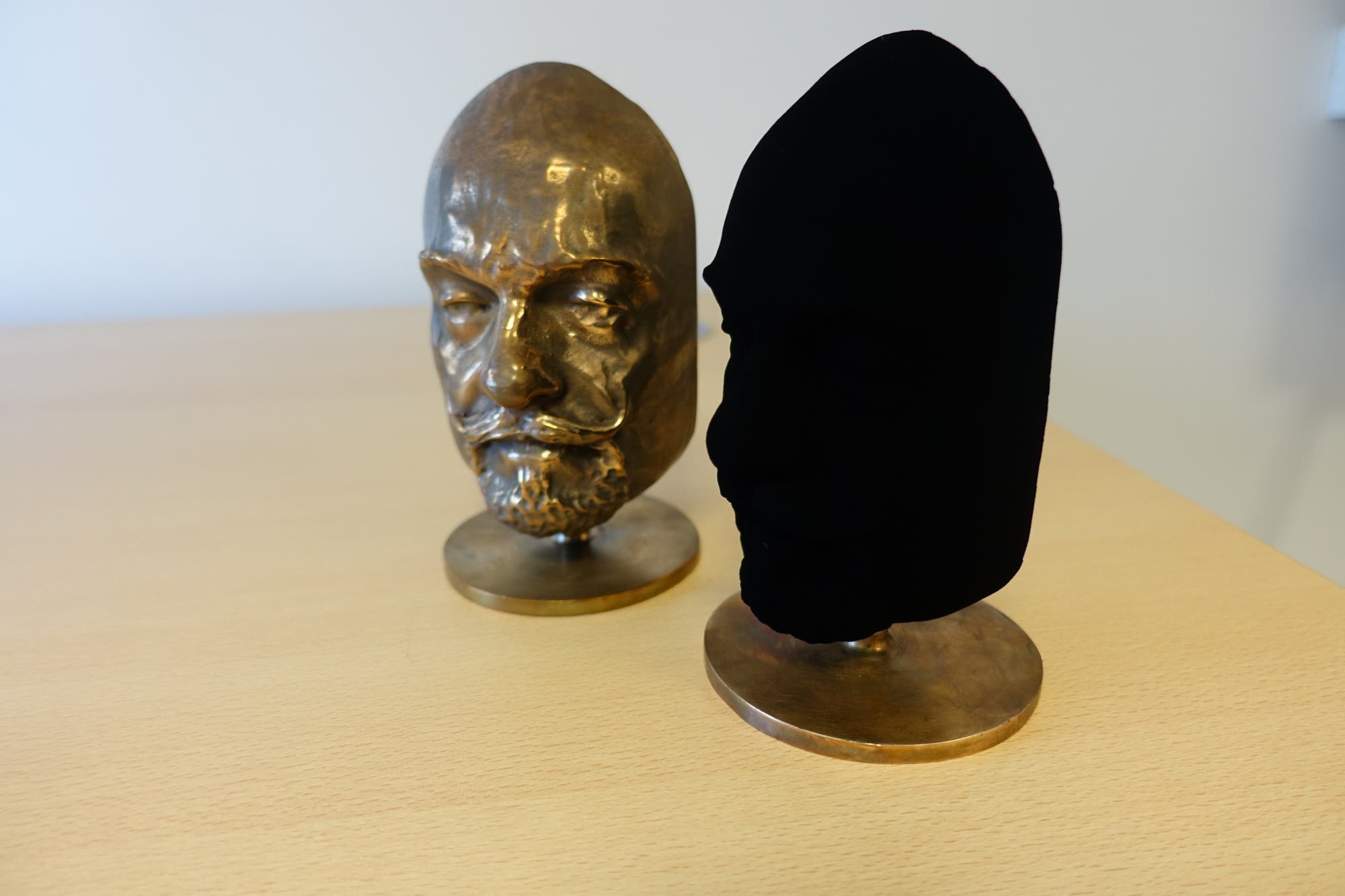 Vantablack auf Büste Vantablack auf Büste