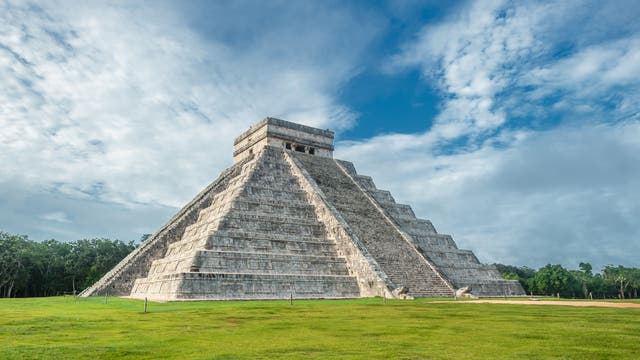 »El Castillo« in Chichén Itzá